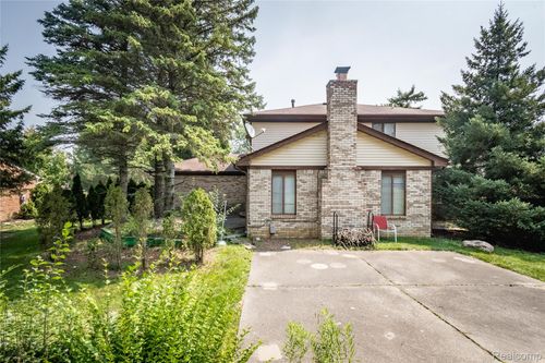 23823 Hickory Grove Ln, Novi, MI, 48375-3163 | Card Image