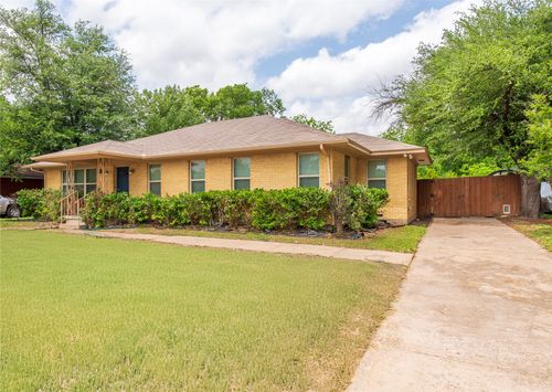 3211 Lockmoor Ln, Dallas, TX, 75220-1631 | Card Image