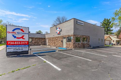 20318 Van Born Rd, Dearborn Heights, MI, 48125-3053 | Card Image