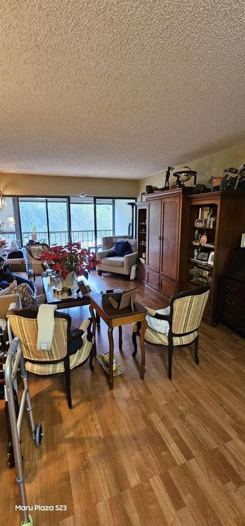 apt-212-200 Lakeview Dr, Weston, FL, 33326-1004 | Card Image