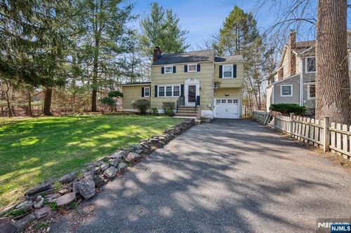 26 Wardell Rd, Livingston, NJ, 07039-4423 | Card Image