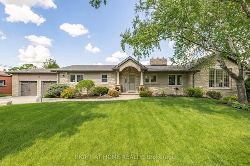 42 Valleyview Rd, Brampton, ON, L6Z4P9 | Card Image