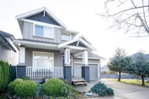 17916 71 Ave, Surrey, BC, V3S7C7 | Card Image