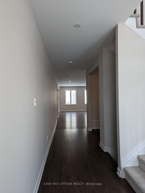 607 Terrier Cir, Richmond, ON, K0A2Z0 | Card Image