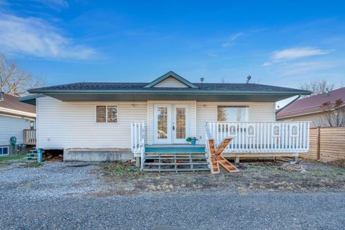 2-5098 52 Ave, Stavely, AB, T0L1Z0 | Card Image