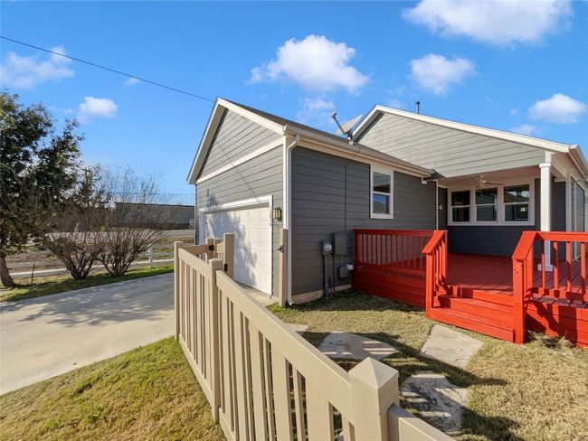 1276 Nevarez, House other with 3 bedrooms, 2 bathrooms and 2 parking in Kyle TX | Image 32