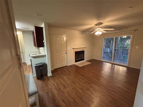 apt-404-7600 Emmett F Lowry Expy, Texas City, TX, 77591-2452 | Card Image