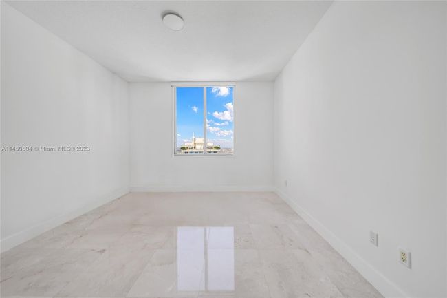 APT-4307 - 1060 Brickell Ave, Condo with 3 bedrooms, 3 bathrooms and null parking in Miami FL | Image 29
