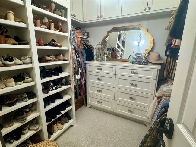 Primary dual closet 1 | Image 21