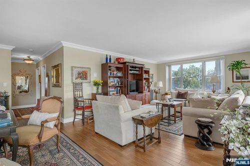 2000 Linwood Ave, Fort Lee, NJ, 07024-3086 | Card Image