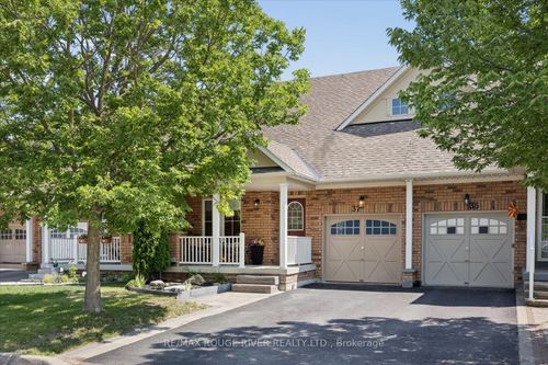 37 Burwell St, Whitby, ON, L1R0B7 | Card Image