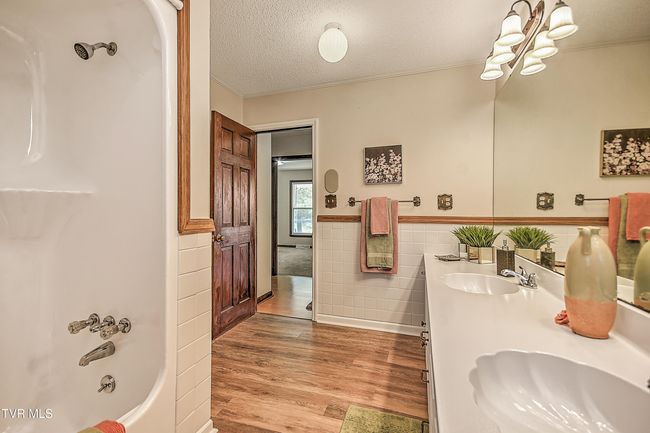 646 Meadow View Rd, House other with 4 bedrooms, 2 bathrooms and null parking in Bristol TN | Image 35