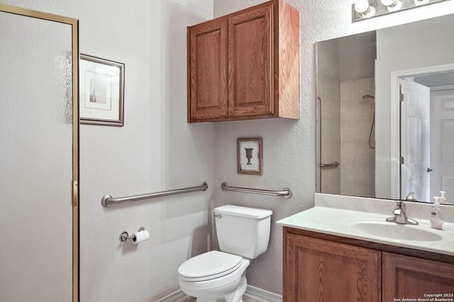 UNIT-304 - 20 Tapatio Dr E, Condo with 2 bedrooms, 2 bathrooms and null parking in Boerne TX | Image 11