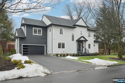 109 Arbor Dr, Ho Ho Kus, NJ, 07423-1661 | Card Image