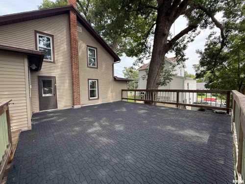 203 W North St, Morrison, IL, 61270-2424 | Card Image