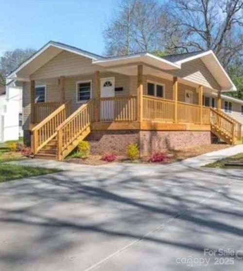 647 E Black St, Rock Hill, SC, 29730-5345 | Card Image