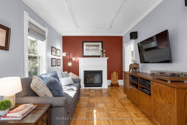 4950 Penetanguishene Rd, House other with 4 bedrooms, 3 bathrooms and 10 parking in Hillsdale ON | Image 17