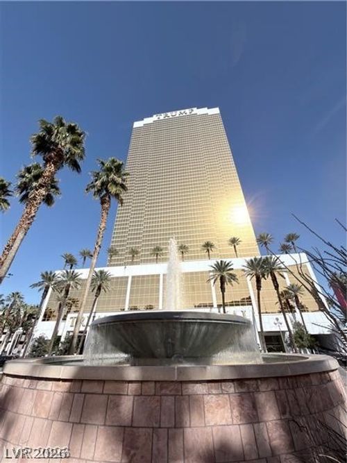 4227-2000 N Fashion Show Dr, Las Vegas, NV, 89109-1936 | Card Image