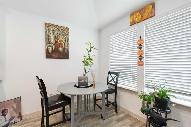 7730 Robert Ln, House other with 3 bedrooms, 2 bathrooms and 2 parking in Rosharon TX | Image 6