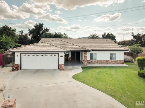2017 William F Halsey Ave, Bakersfield, CA, 93304-7312 | Card Image