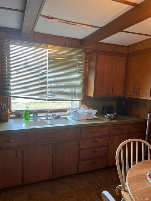 5047 Anatole St, Grosse Pointe, MI, 48236-2201 | Card Image