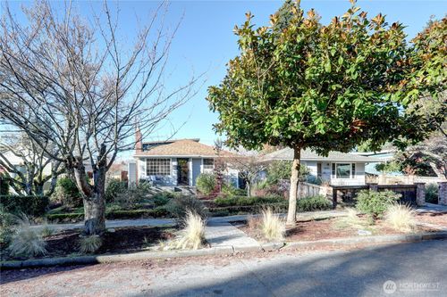 7943 31st Ave Sw, Seattle, WA, 98126-3533 | Card Image