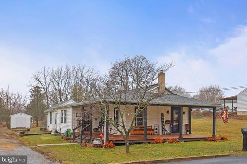 2250 Marion St, YORK, PA, 17408-4741 | Card Image