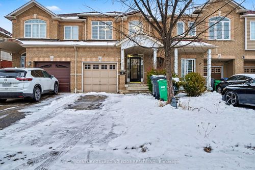 5 Traymore St, Brampton, ON, L7A2G2 | Card Image