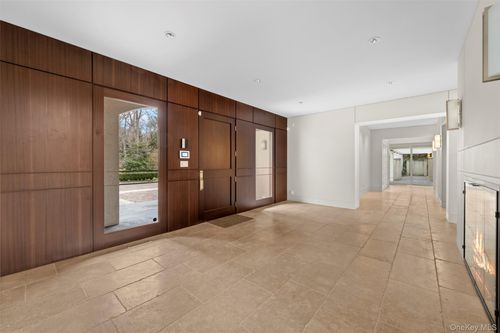 121 Piping Rock Rd, Locust Valley, NY, 11560-2508 | Card Image