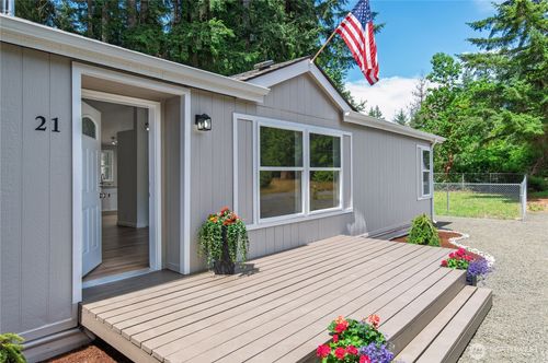 21 E E Willopa Rd, Shelton, WA, 98584-9066 | Card Image