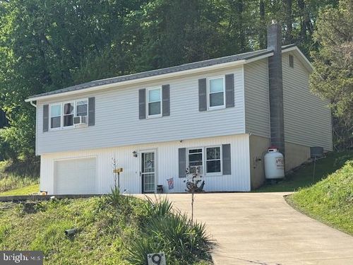 9 Pine Park Drive, LEWISTOWN, PA, 17044 | Card Image