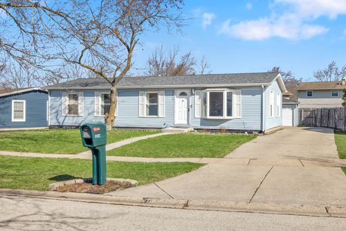 3852 Cambridge Dr, Park City, IL, 60085-4762 | Card Image