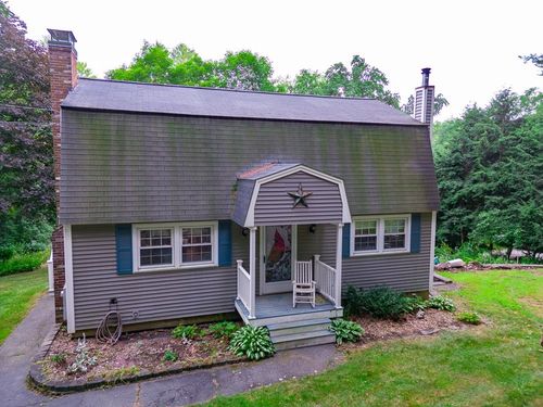 15 Bockes Rd, Londonderry, NH, 03053-3929 | Card Image