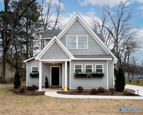 702 Main St E, Hartselle, AL, 35640-2400 | Card Image