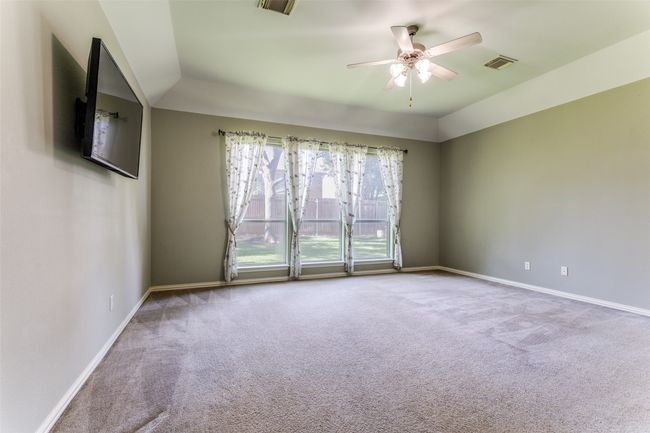 Spare room with carpet floors | Image 9