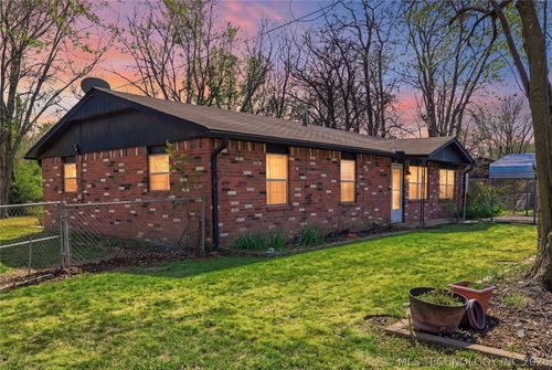 403 Sw 2nd Street, Wagoner, OK, 74467 | Card Image