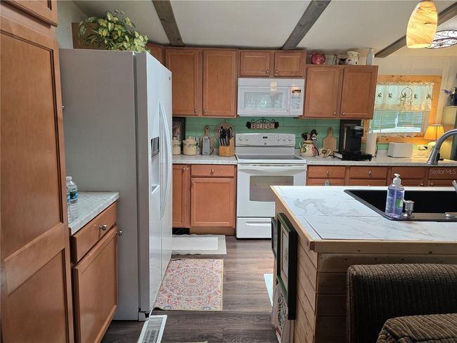 17172 Ne 37 Th Ave, House other with 3 bedrooms, 2 bathrooms and null parking in CITRA FL | Image 14