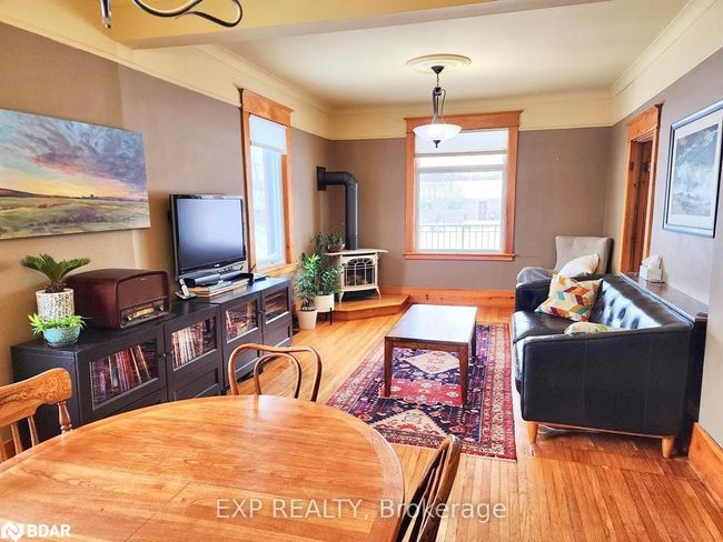 12 Elizabeth St W, House other with 4 bedrooms, 2 bathrooms and 14 parking in Creemore ON | Image 5