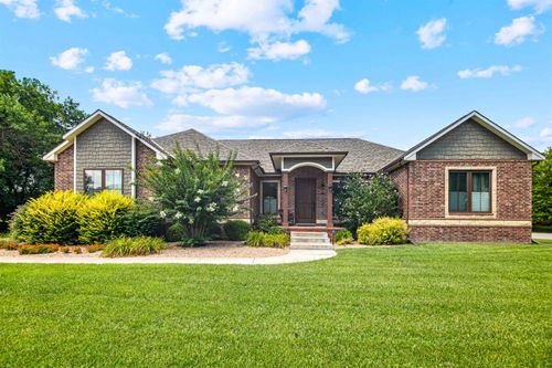 517 S Clear Creek Cir, Wichita, KS, 67230-7220 | Card Image