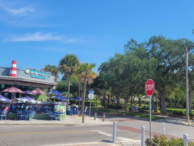 HOME ON BIG CORNER LOT-LOW TRAFFIC STREETS | Image 61