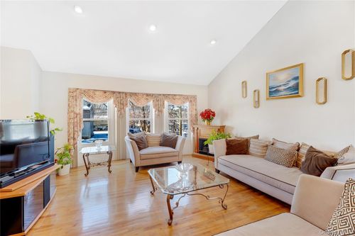 113 S 32nd St, Wyandanch, NY, 11798-2614 | Card Image