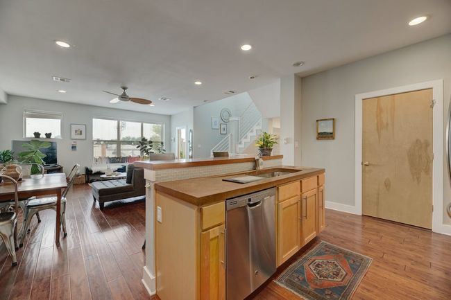APT-2 - 2608 E 6 Th St, Condo with 2 bedrooms, 3 bathrooms and null parking in Austin TX | Image 14