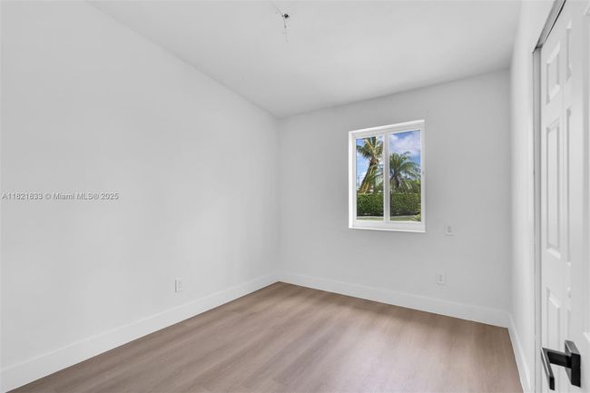 11030 Sw 42 Nd St, House other with 3 bedrooms, 3 bathrooms and null parking in Miami FL | Image 14
