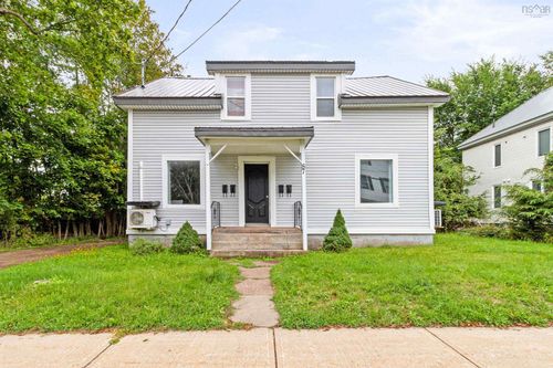 87 Park St, Truro, NS, B2N3J5 | Card Image