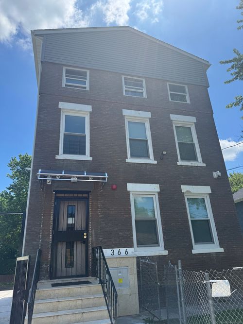 366 Bellevue St, Hartford, CT, 06120-2106 | Card Image