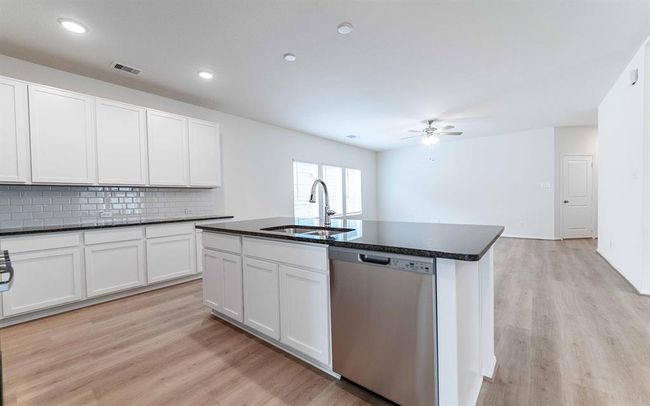 25035 Apricot Ct, House other with 3 bedrooms, 2 bathrooms and 2 parking in Montgomery TX | Image 8