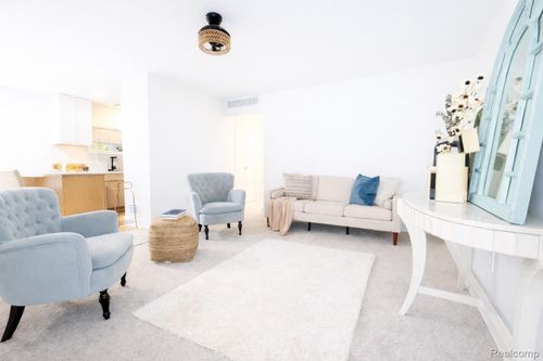 359 Edgewood Pl, Ferndale, MI, 48220-2465 | Card Image