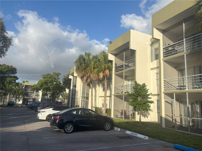 APT-312 - 4235 University Dr, Condo with 2 bedrooms, 2 bathrooms and null parking in Sunrise FL | Image 17