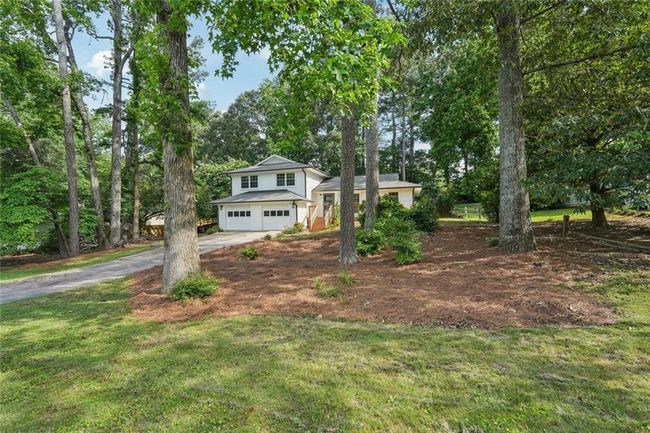 4363 Old Mabry Rd Ne, House other with 4 bedrooms, 3 bathrooms and 6 parking in Roswell GA | Image 5
