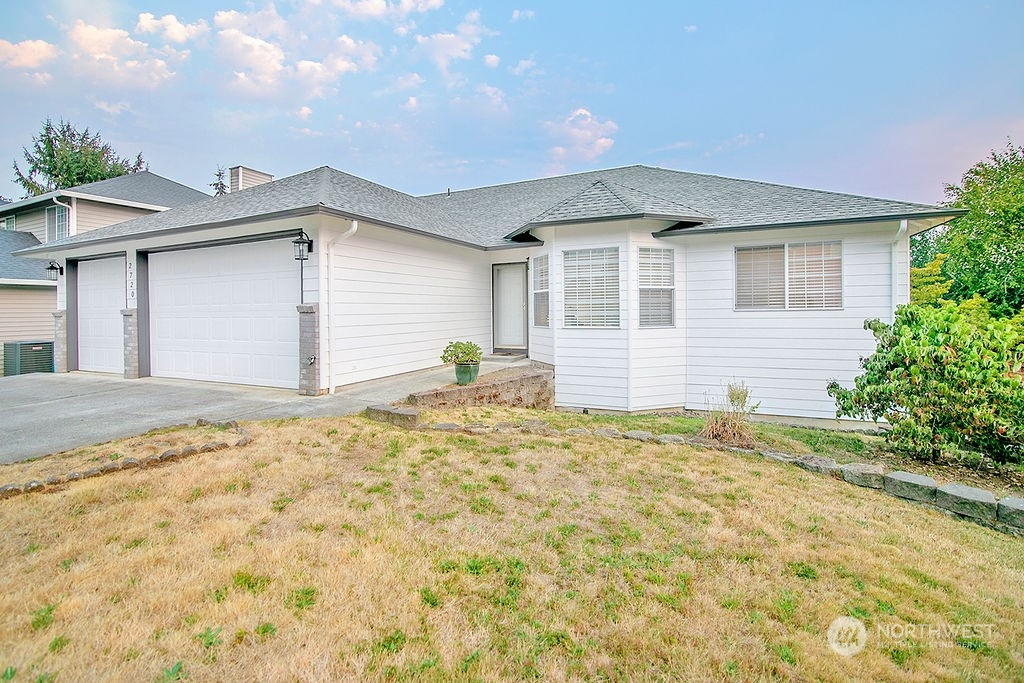 Glen More St, Kelso, WA 98626